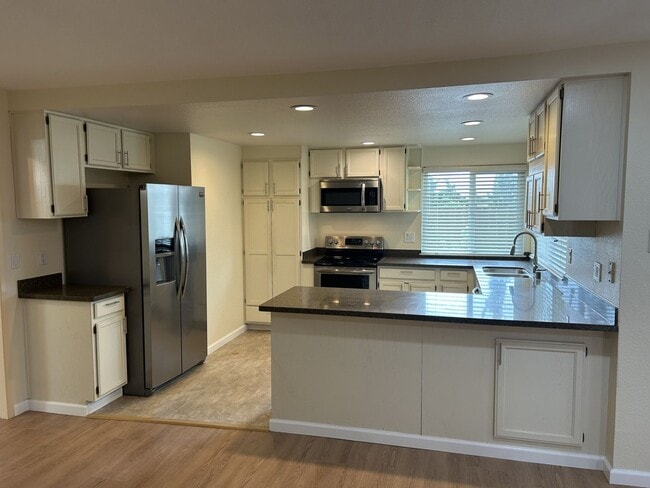 Building Photo - Highly Sought Somerset Highlands Beautiful Home