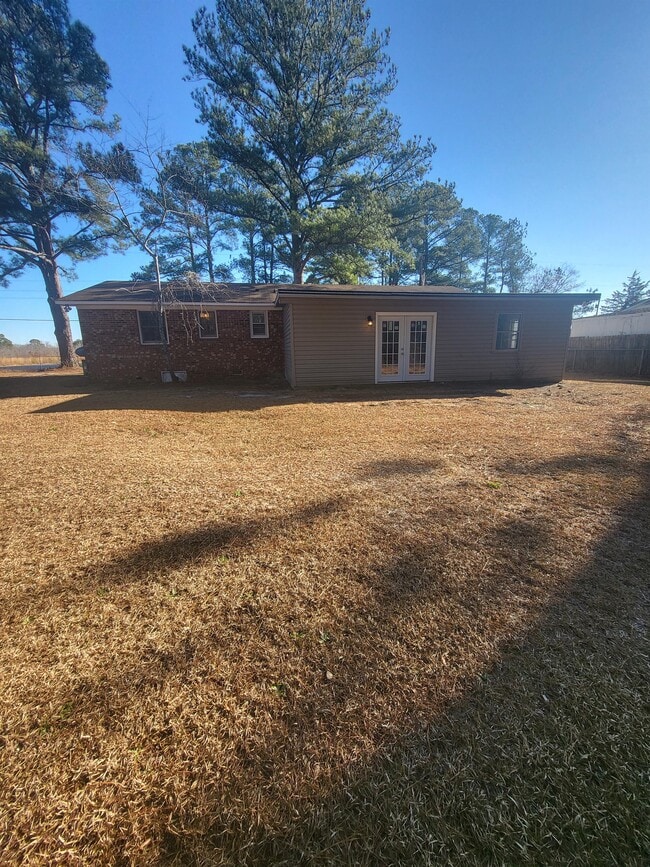 Building Photo - 757 Goodyear Dr