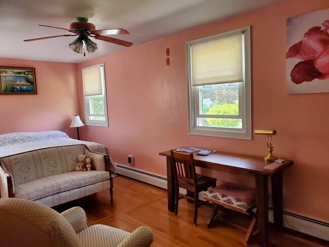 Building Photo - 2 Thornapple Rd