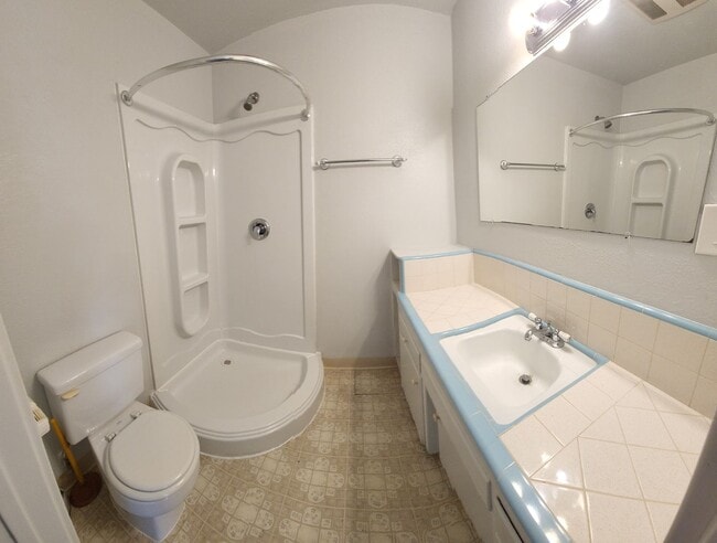 Building Photo - 4 bed 3 baths!  House ideally located close to campus, shopping, Bishop Peak