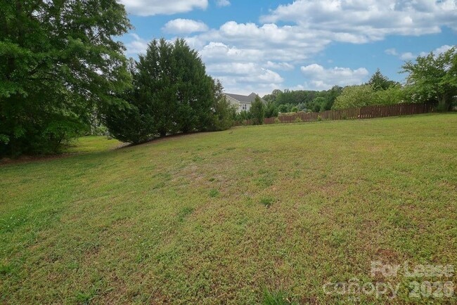 Building Photo - 4224 Lois Ln