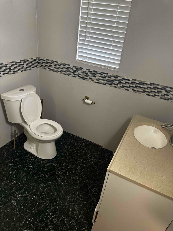 Building Photo - 1912 S Jordan Ave