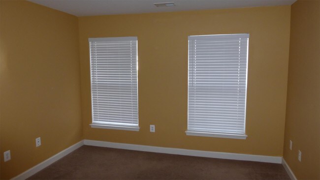 Building Photo - 1308 Saunders Dr