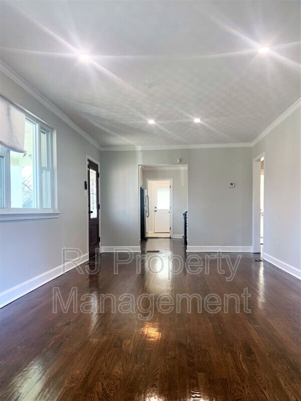 Building Photo - 3810 Montclair Dr