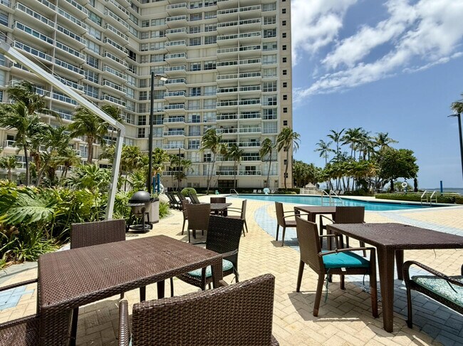 Building Photo - 2451 Brickell Ave