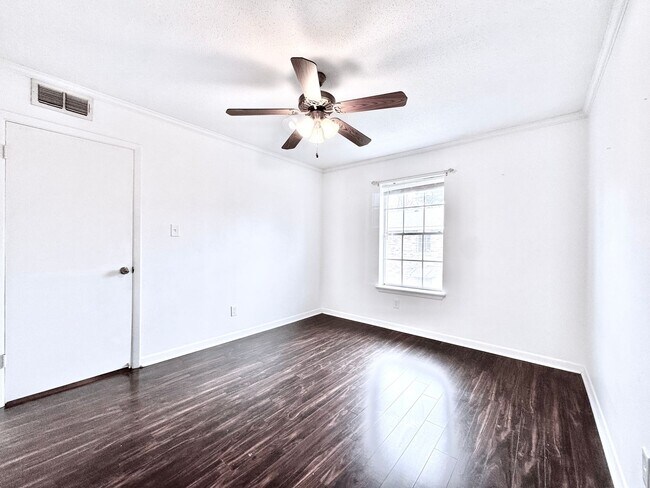 Building Photo - Spacious 2 Bed/2 Bathroom Condo in Bocage – Walk to Towne Center & Whole Foods!