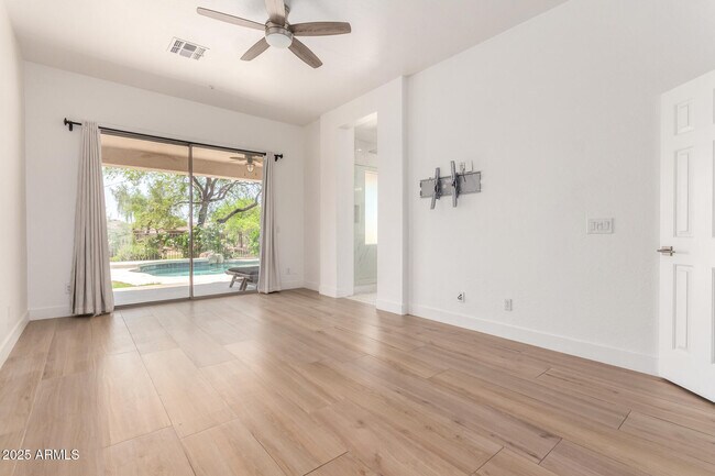 Building Photo - 7701 E Buteo Dr