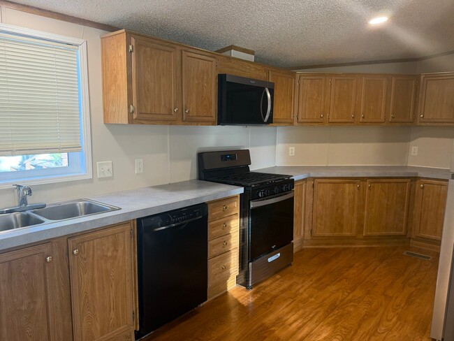 Building Photo - 4664 US-30