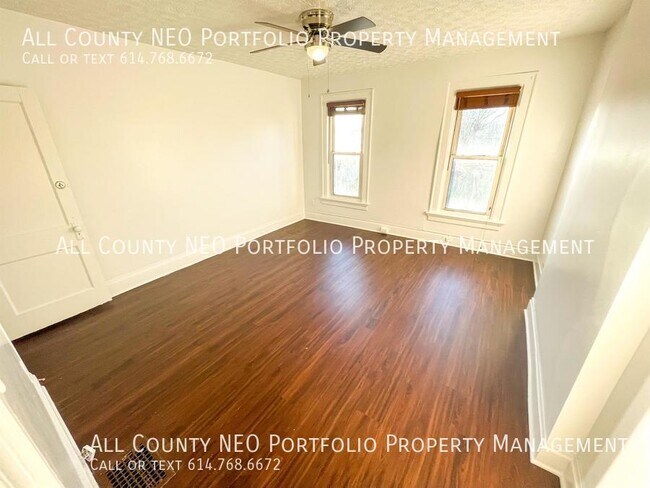 Building Photo - 2 Bed, 1 Bath Townhouse