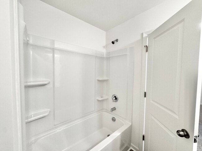 Building Photo - 3 br 2.5 end townhome in the Concord Lakes community READY JULY 11th