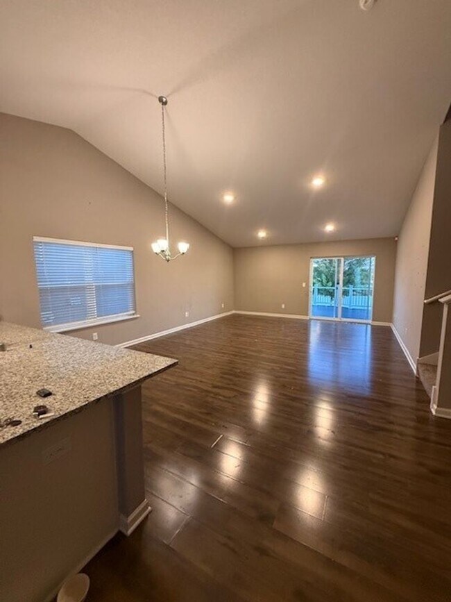 Building Photo - Spacious 4?BD | 2?BA Home with Finished Lo...