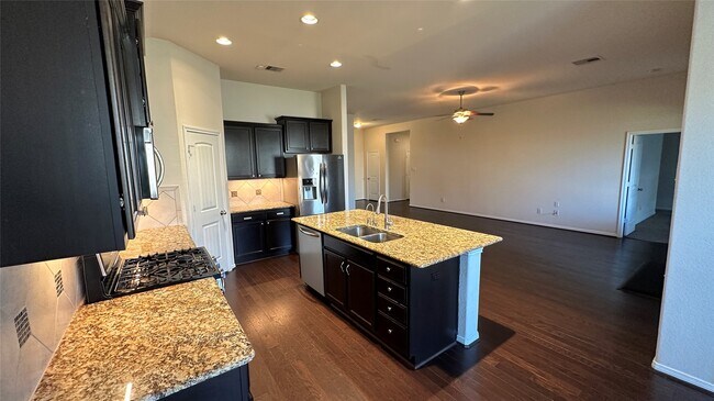 Building Photo - 14046 Sand Ridge Crossing