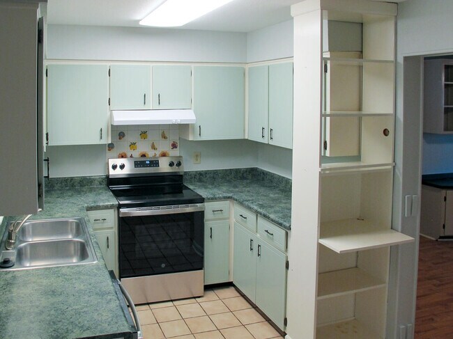 Building Photo - 618 Virginia Oak Ct
