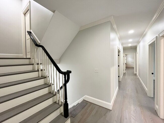 Building Photo - 535 Guilford Cir