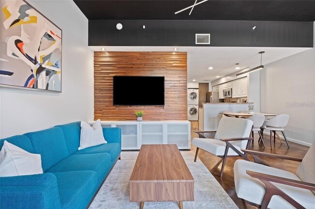 Building Photo - 1914 E 4th Ave