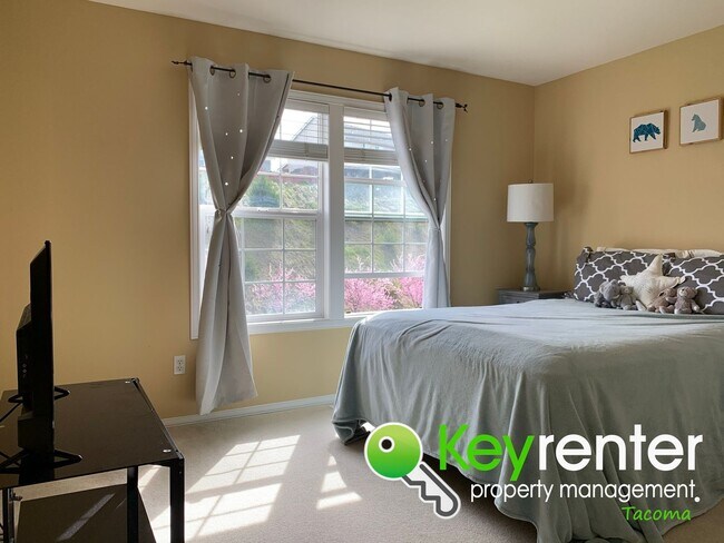 Building Photo - Luxurious House in North East Tacoma!!