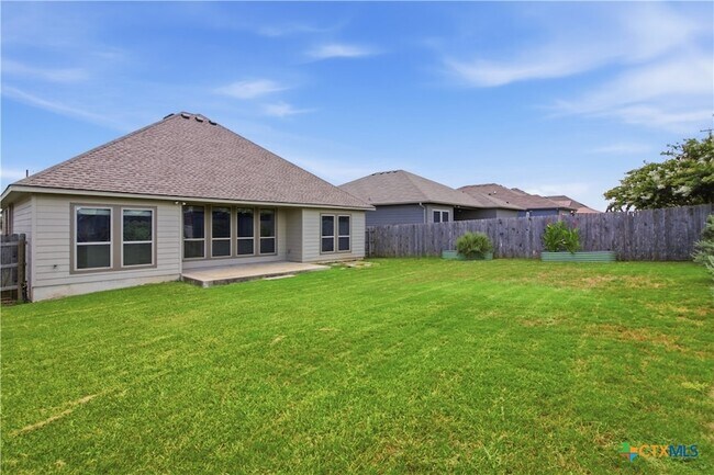 Building Photo - 5716 Blackstone Dr