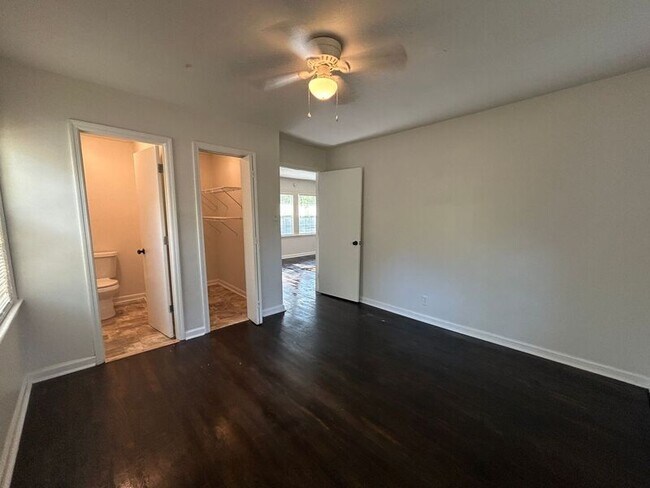 Building Photo - 2911 Circle Dr