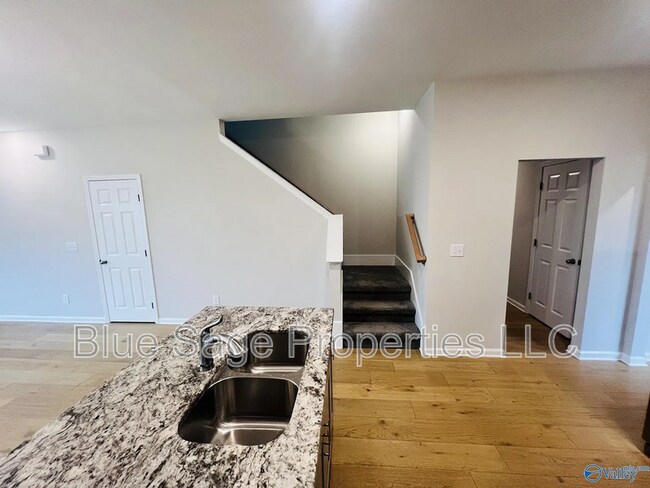 Building Photo - 16423 Demi Dr