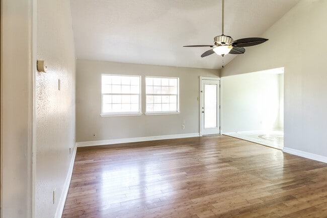 Building Photo - 20302 Fox Haven Ln
