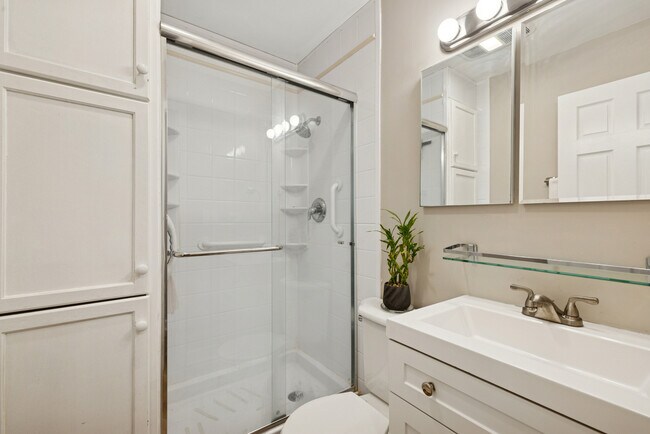 Building Photo - 18508 W Woodland Terrace