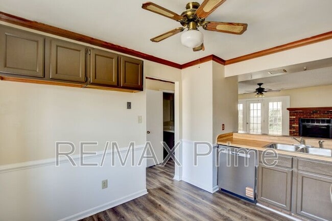 Building Photo - 4705 White Tail Ct