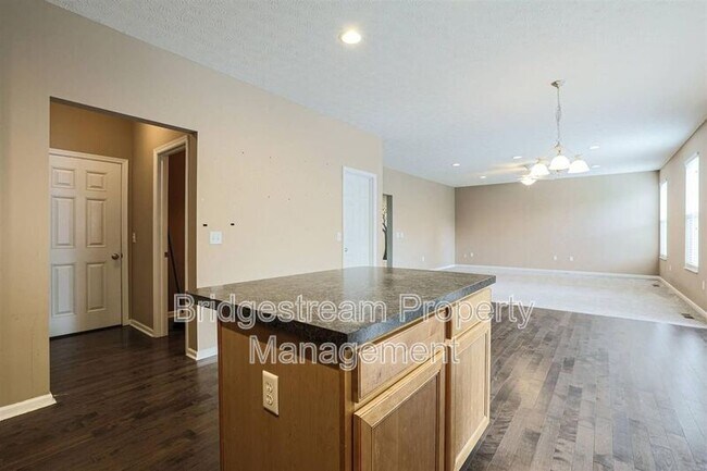 Building Photo - 1875 Prairie Clover Dr