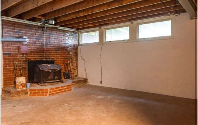 Building Photo - 120 Donovan Dr
