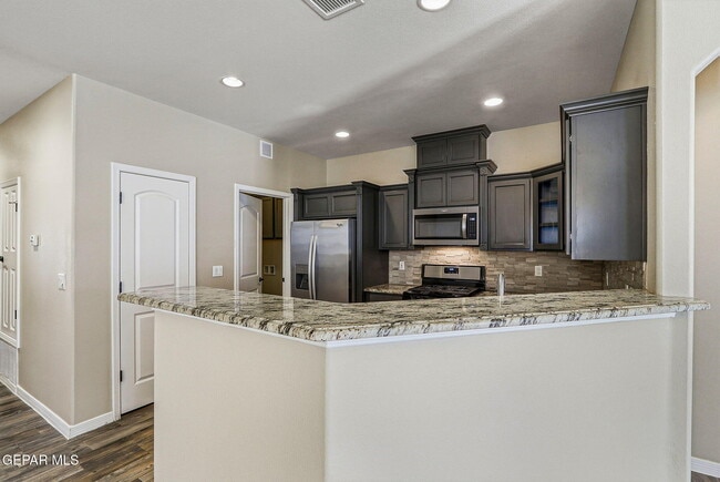 Building Photo - 2157 Honour Point Pl