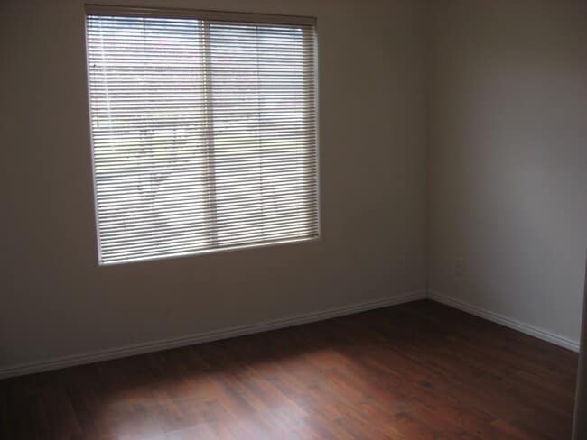 Building Photo - 3 Bed 2 Bathroom Home in Cedar City