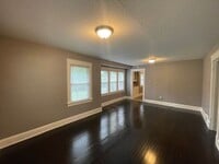 Building Photo - 2 Bedroom rent ready!!!!