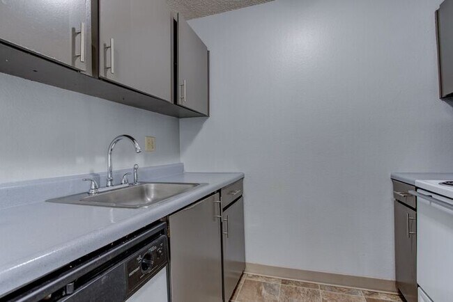 Building Photo - Affordable 1-Bedroom Living — Great Space, Great Price! * Move-In Special: 1st Month FREE!