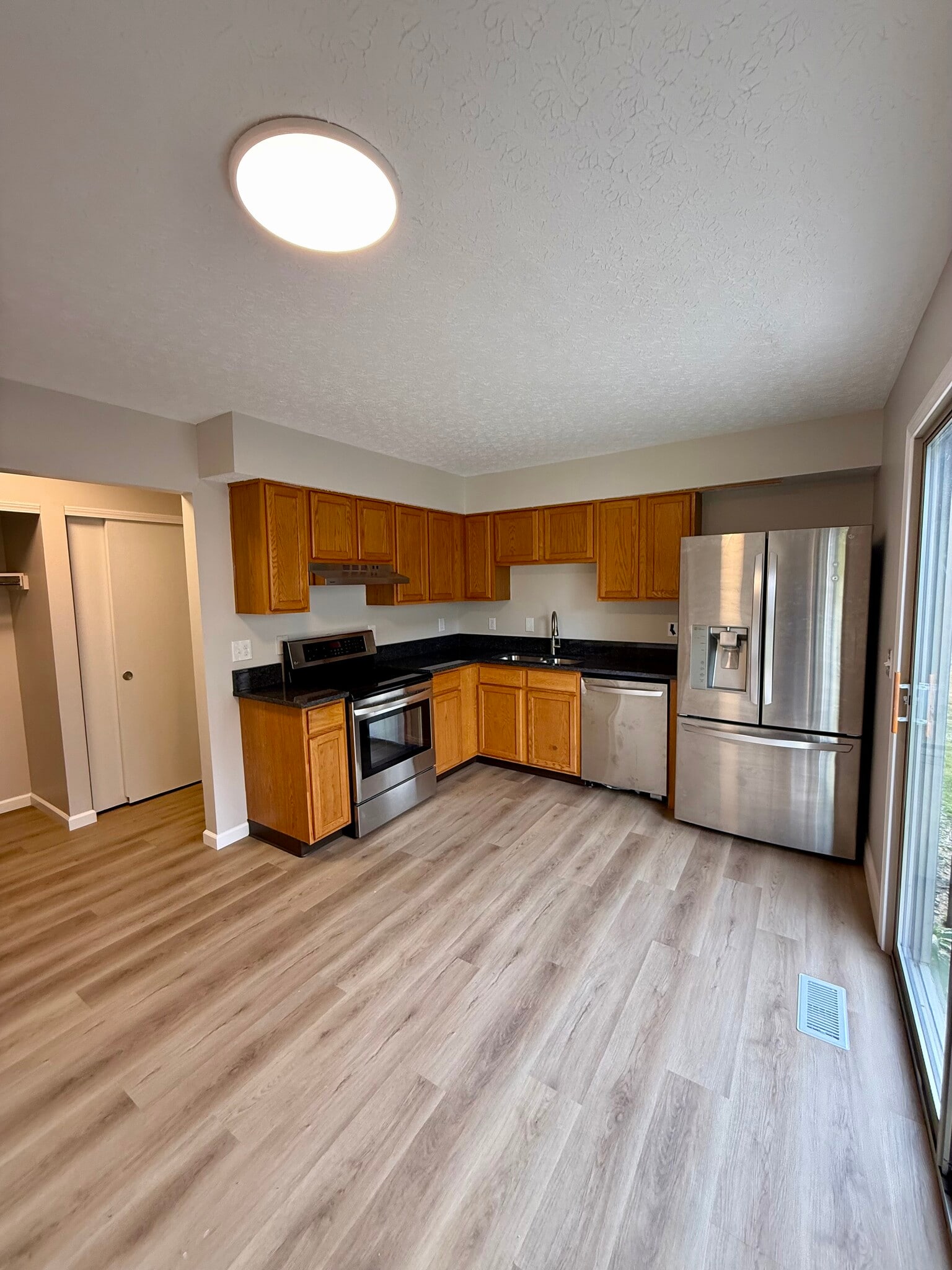 Building Photo - 544 Boulder Dr