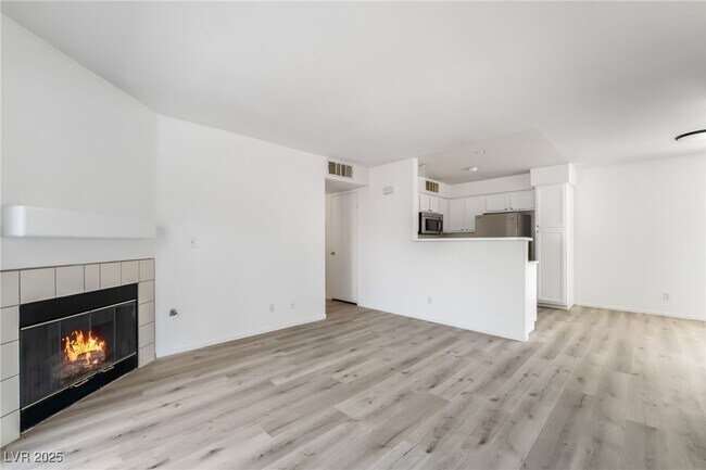 Building Photo - 3059 Key Largo Dr