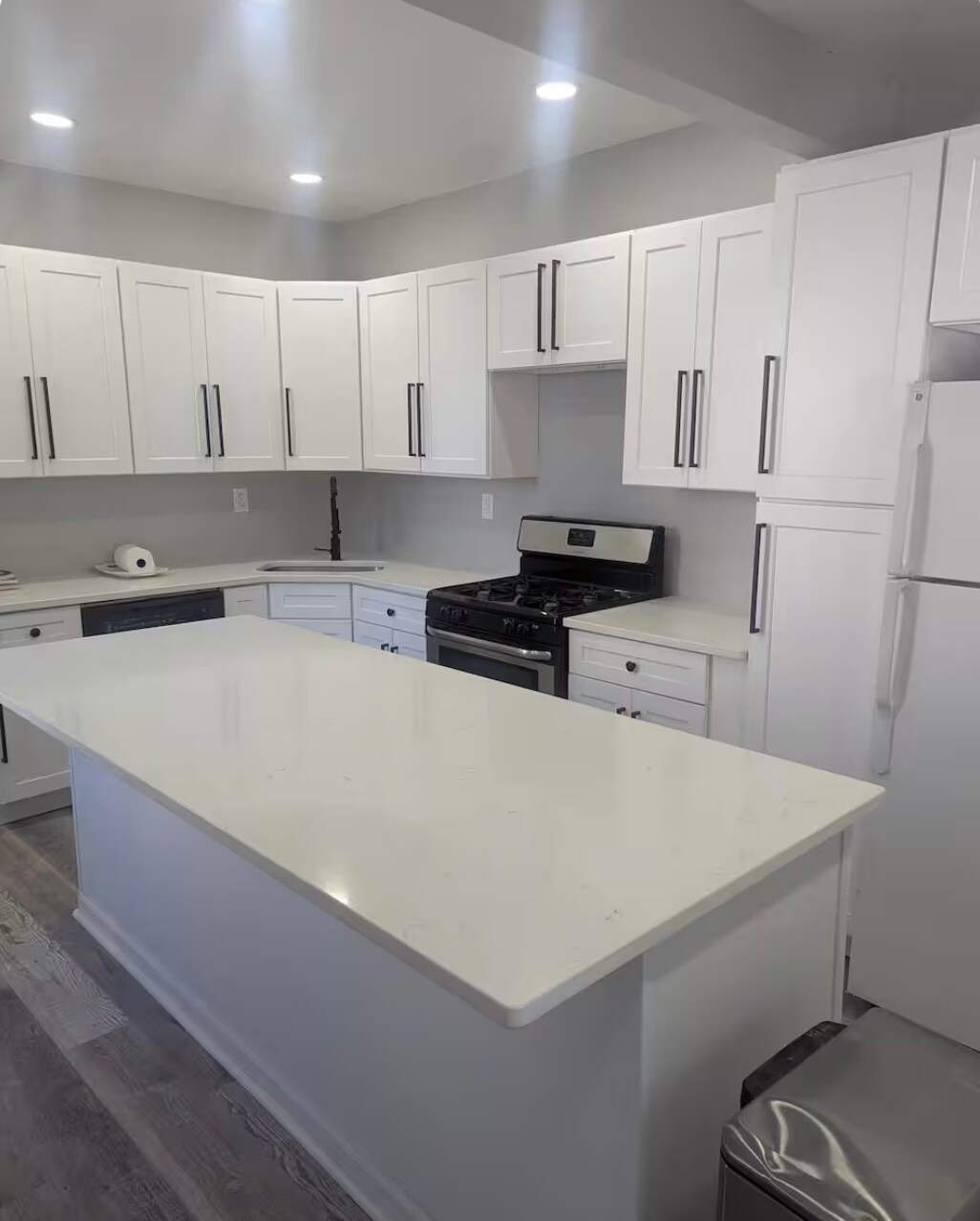 Building Photo - 229 Conover St