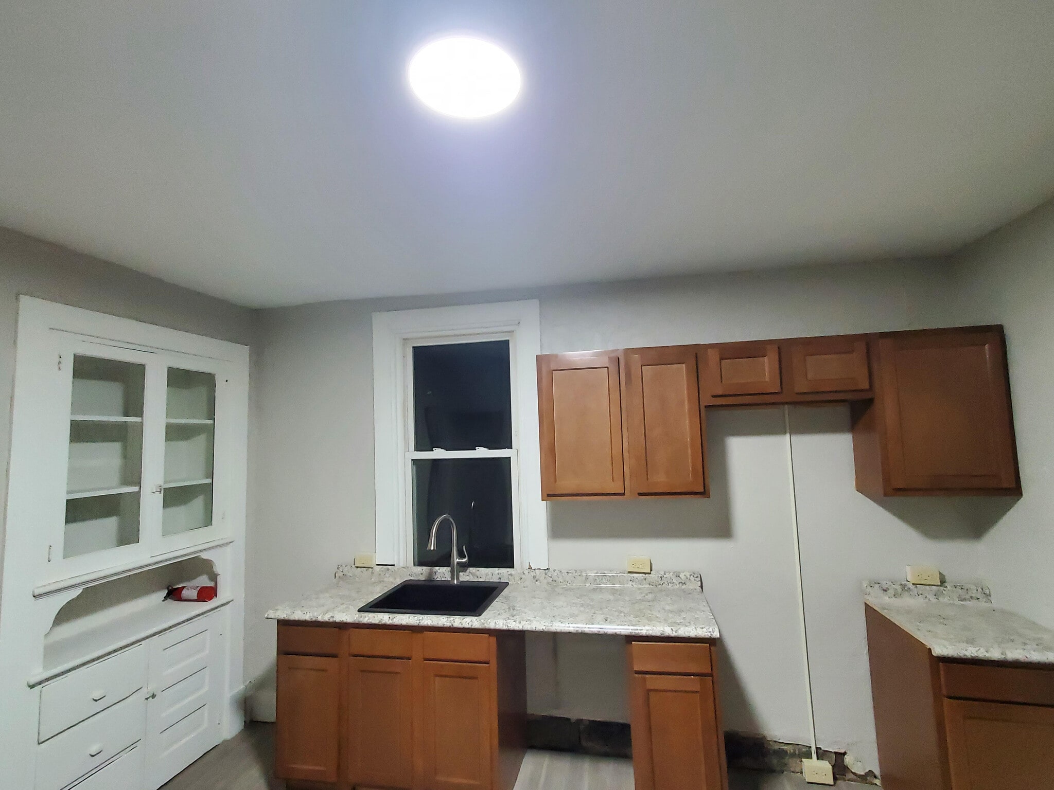 Building Photo - 550 Railroad St