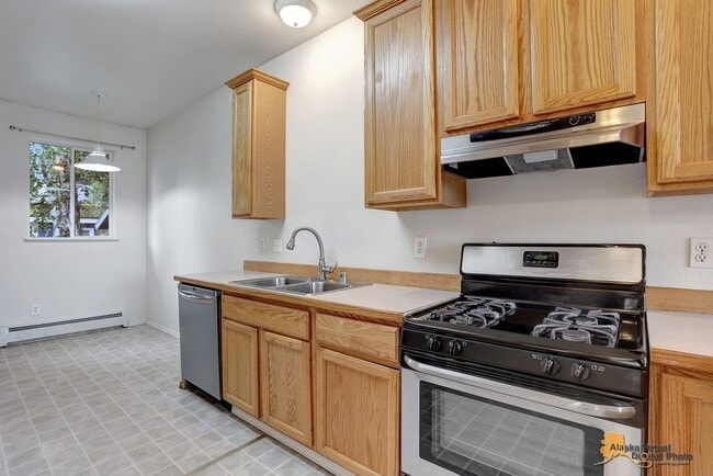 Building Photo - 1105 W 34th Ave