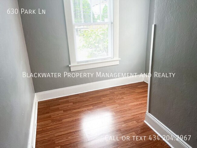 Building Photo - 630 Park Ln