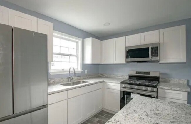 Building Photo - 3017-3019 Music St