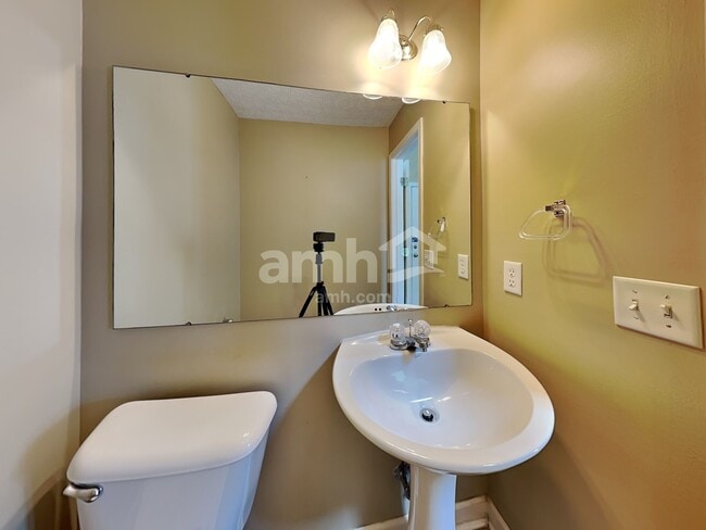 Building Photo - 357 Pinecrest Ct