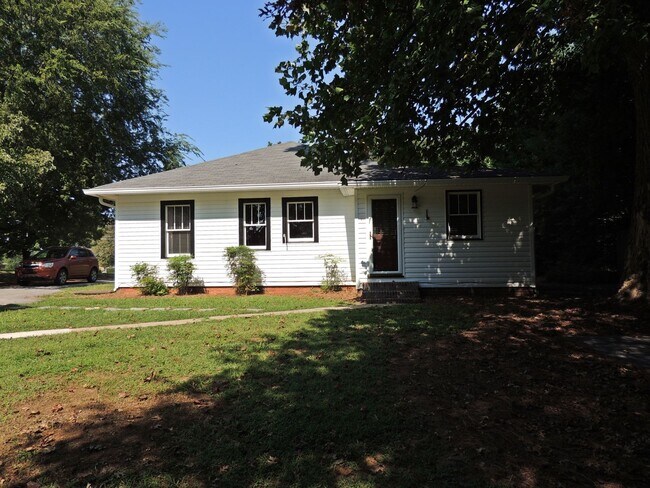 Building Photo - 1712 Old Niles Ferry Rd