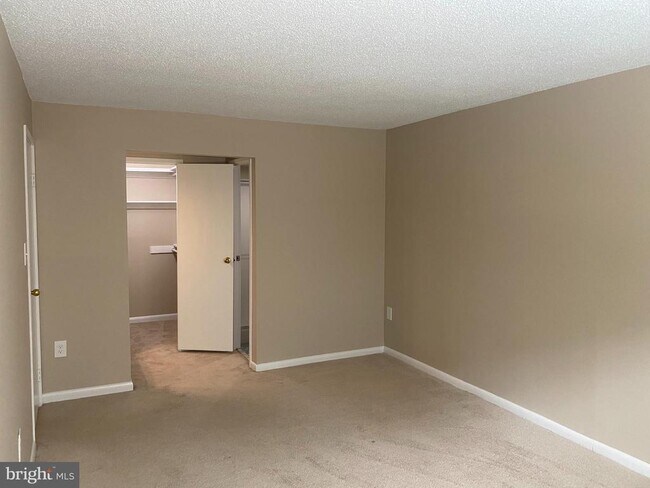 Building Photo - 11723 Karbon Hill Ct