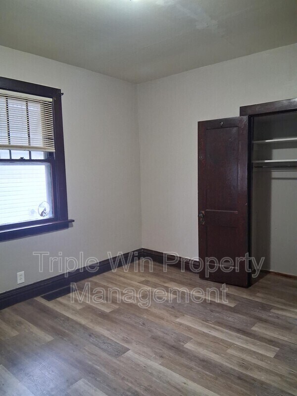 Building Photo - 4891 Hummelsheim Ave