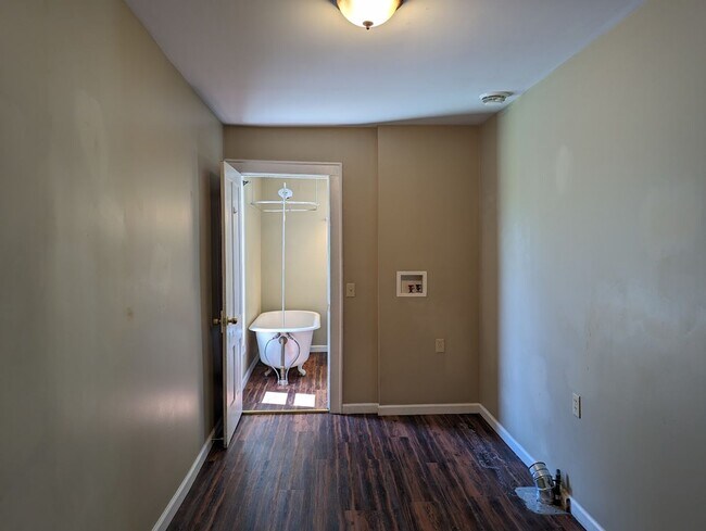 Building Photo - 626 Washington St