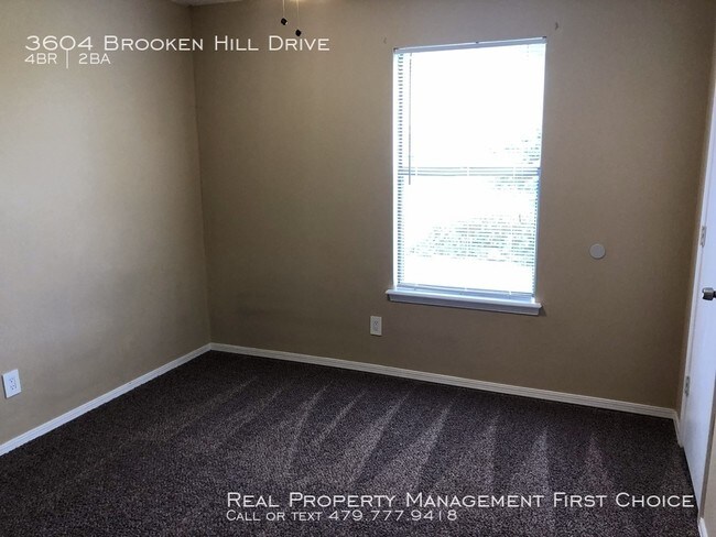Building Photo - For Rent! Bottom of Fianna Hills!