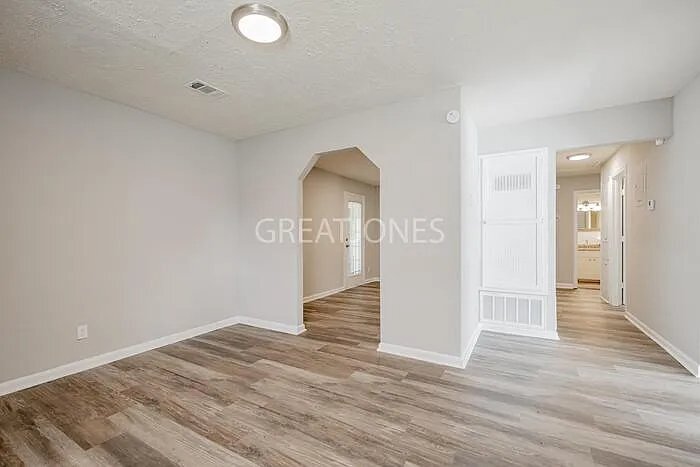 Building Photo - 3026 Gleason Ave