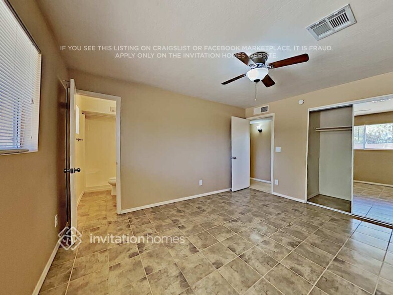 Building Photo - 18042 N Villa Rita Dr