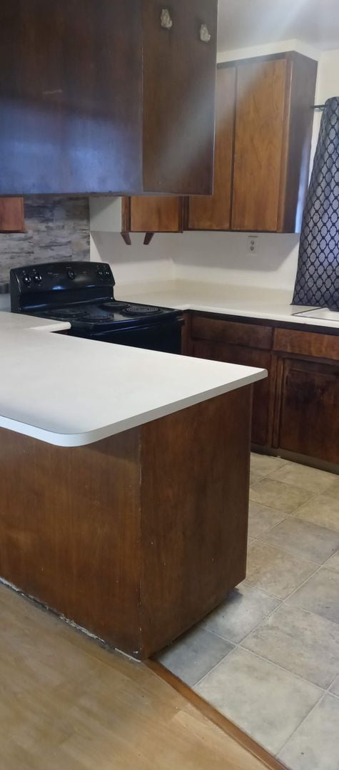 Building Photo - Affordable Home With Large Back Yard