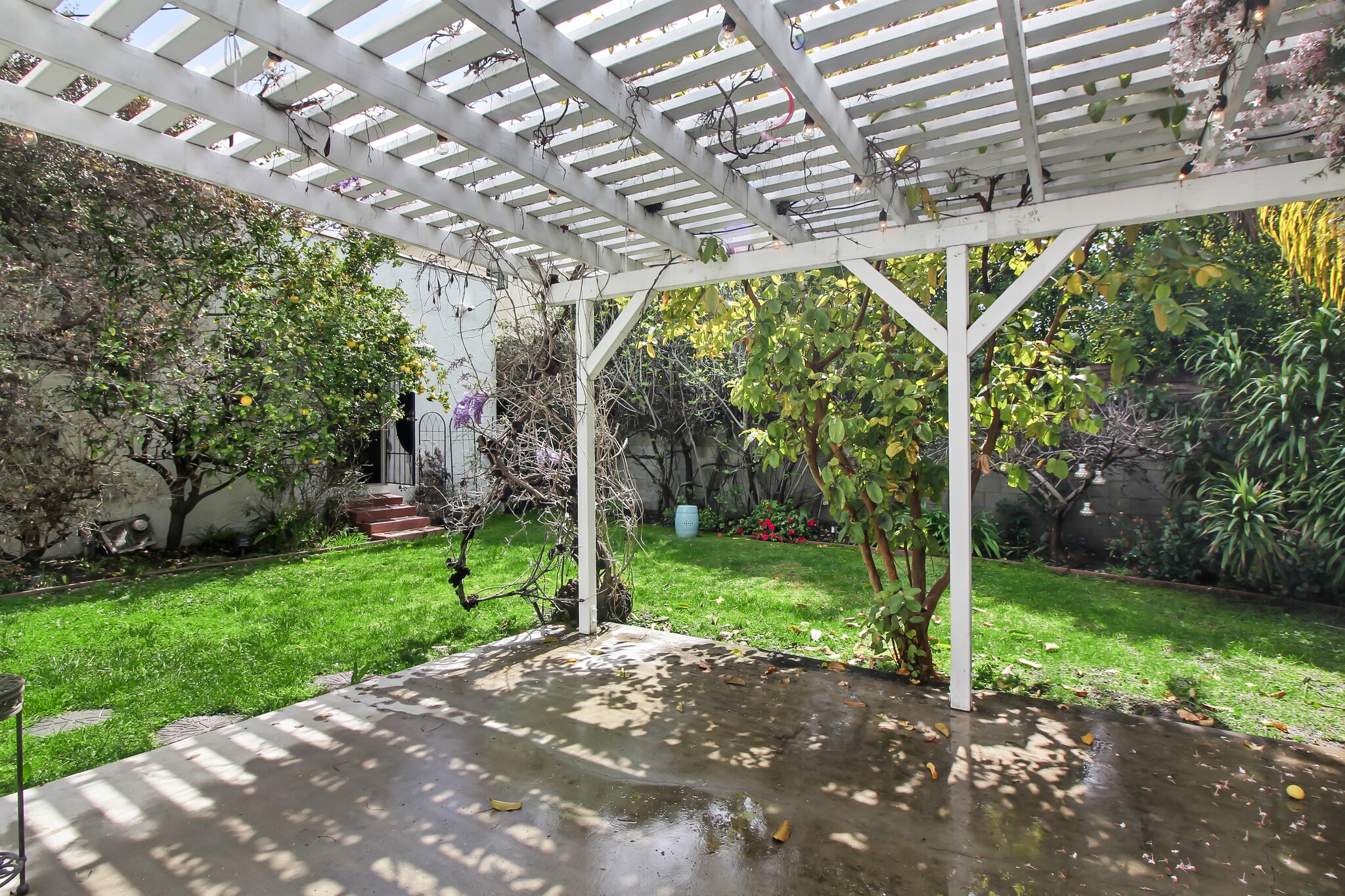 Building Photo - 123 N La Jolla Ave