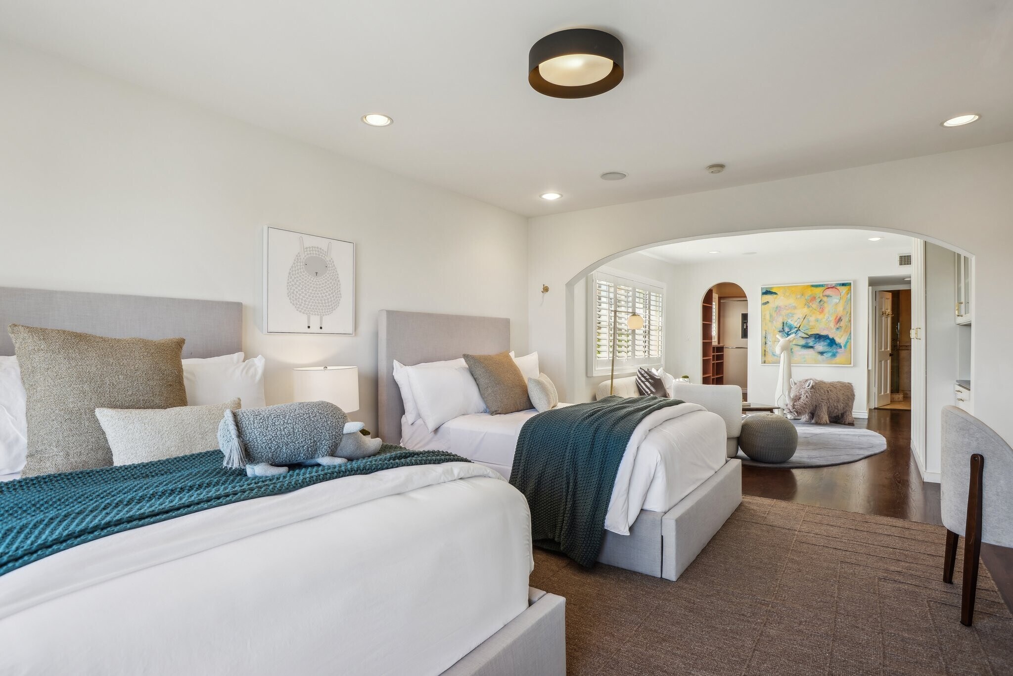 Building Photo - 2411 Mount Olympus Dr